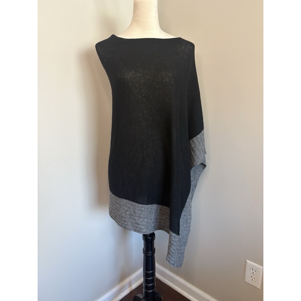 Celeste NWT Poncho Cashmere Wool Blend Sweater One Size Black Gray Colorblock